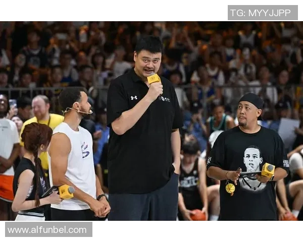 姚明辉煌篮球生涯回顾与成长历程的深度剖析与感悟分享